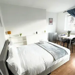  Guest house Stepney 17 Double Bedrooms