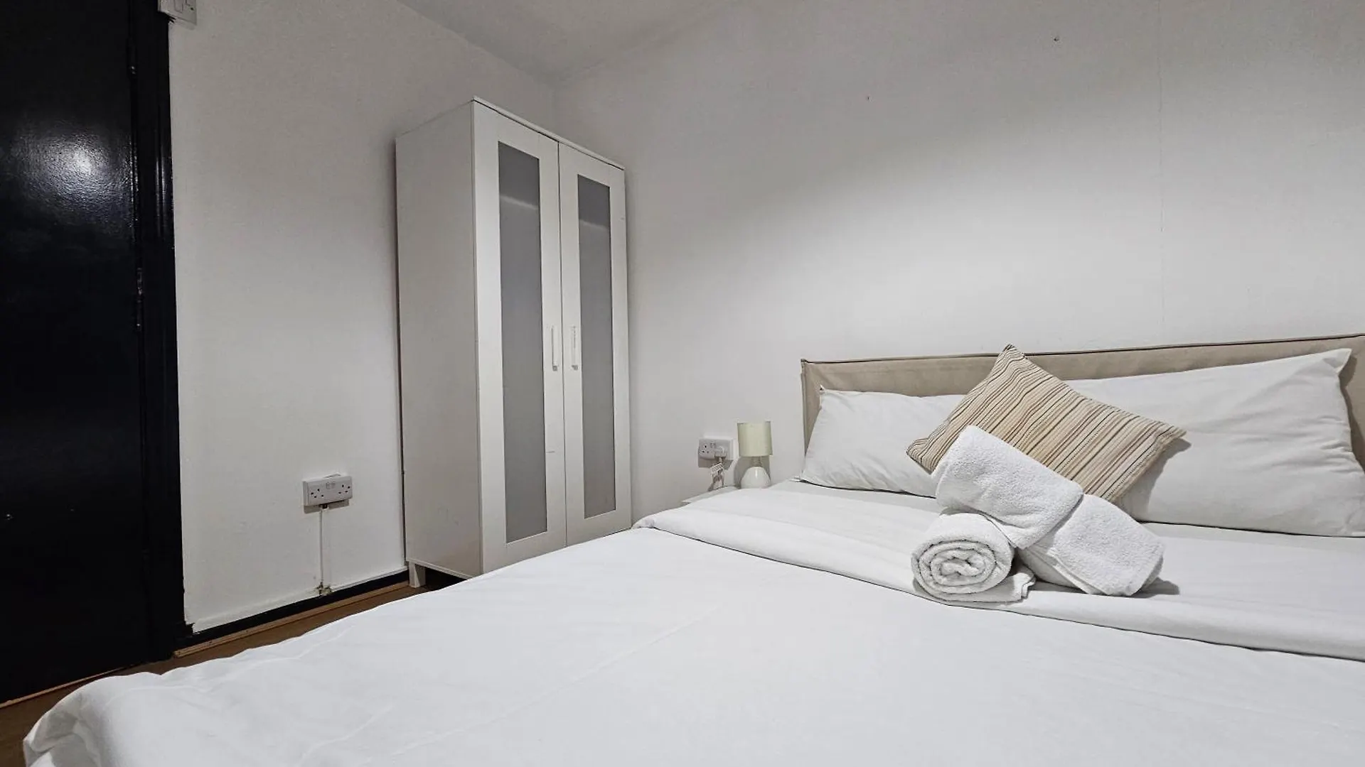 Rooms Near Canary Wharf London