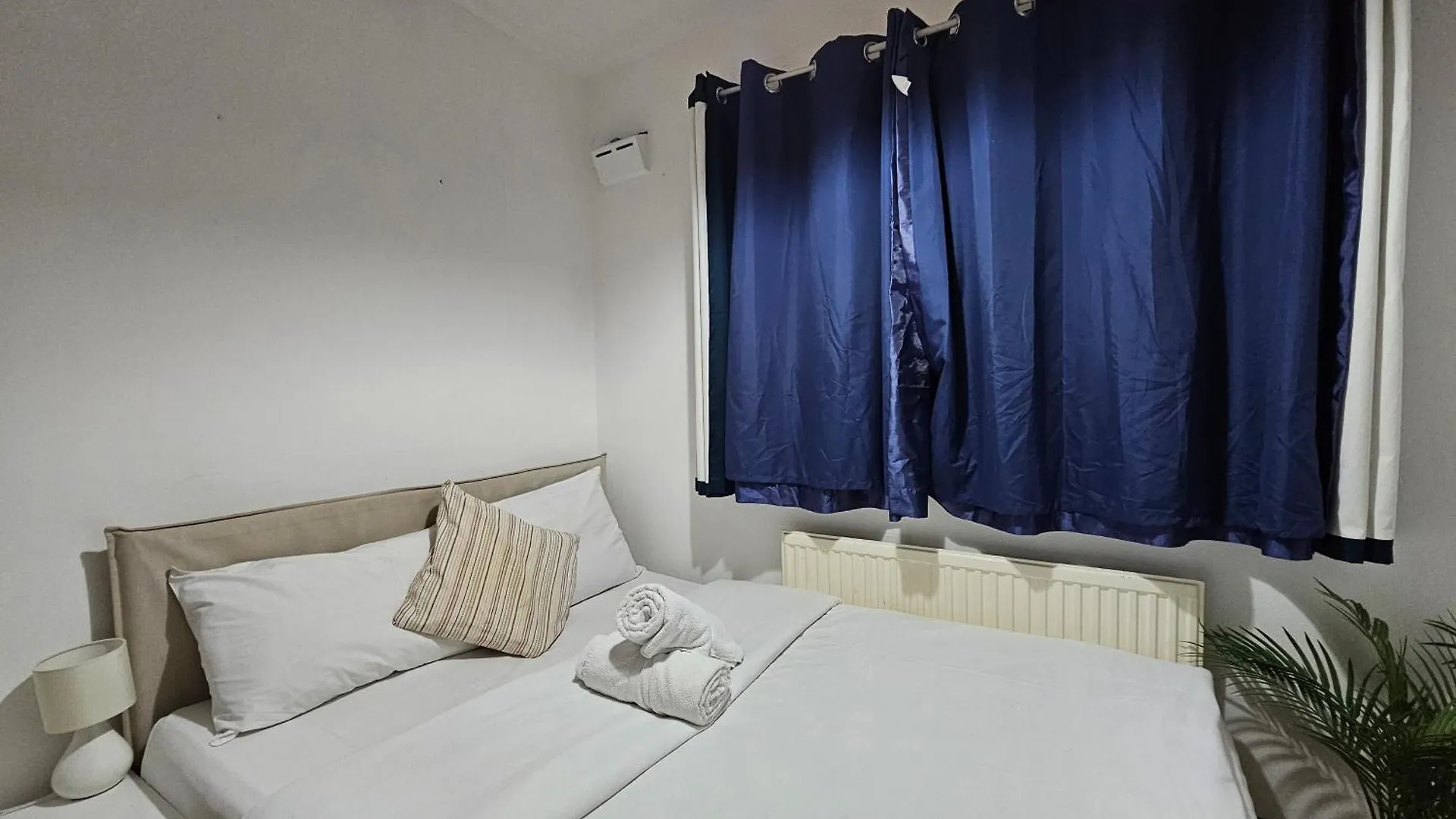 Rooms Near Canary Wharf London 0*,  United Kingdom