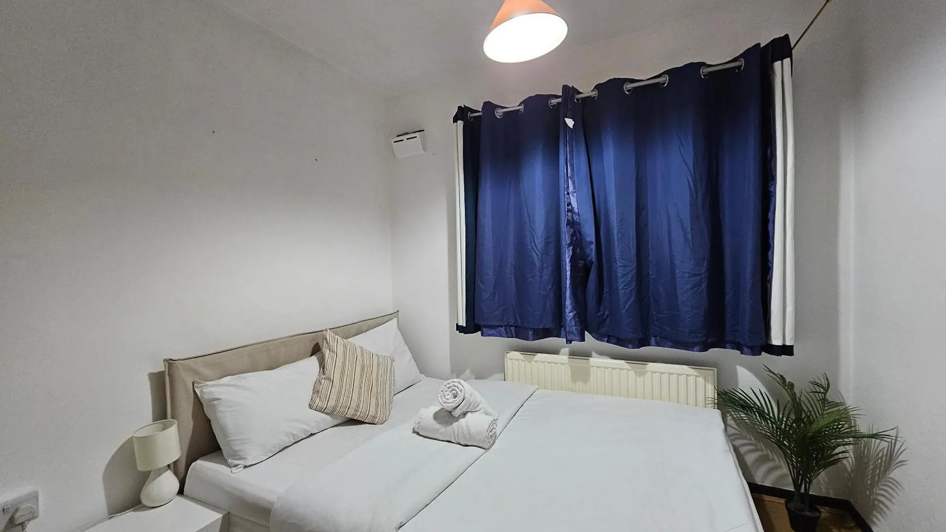 Guest house Rooms Near Canary Wharf London